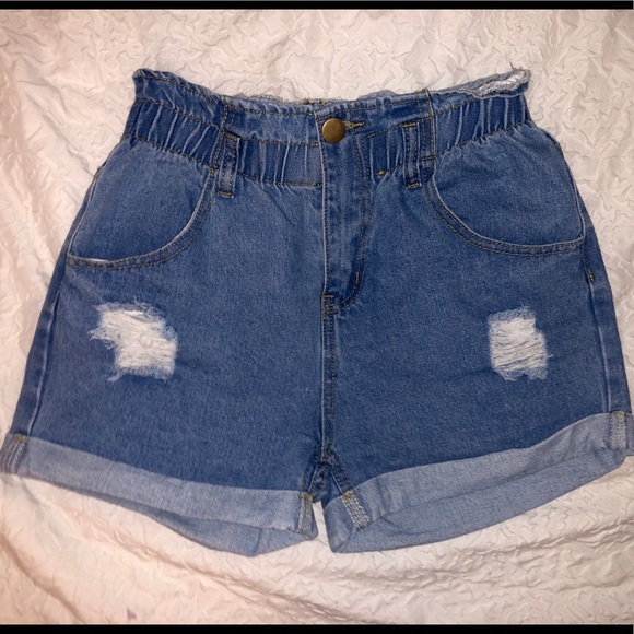 Nasty Gal Pants - High Waisted Jean Shorts🤍Nasty Gal🤍